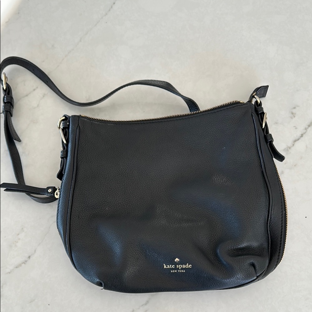 Kate Spade Blk Crossbody Bag w Adjustable Strap and Gold Hardware
12” x  11”